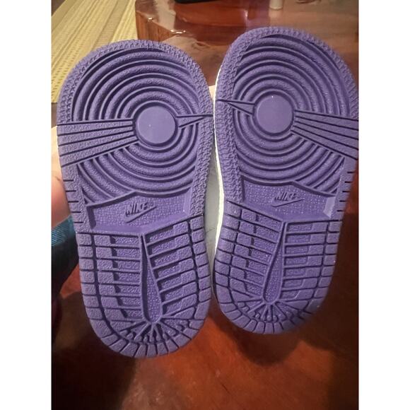 Nike Air Jordan 1 Retro High OG TD Court Purple - Picture 4 of 10